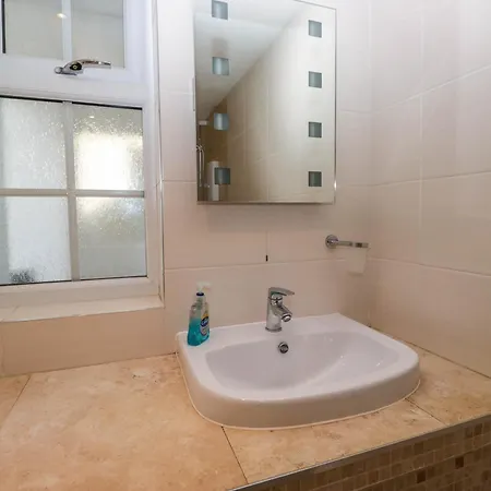 The Old Mill شقة *